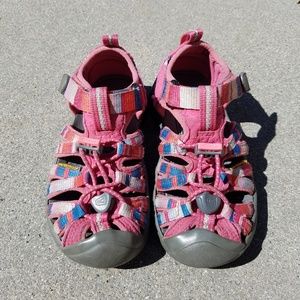 Little girl's Keens sz 11 pink